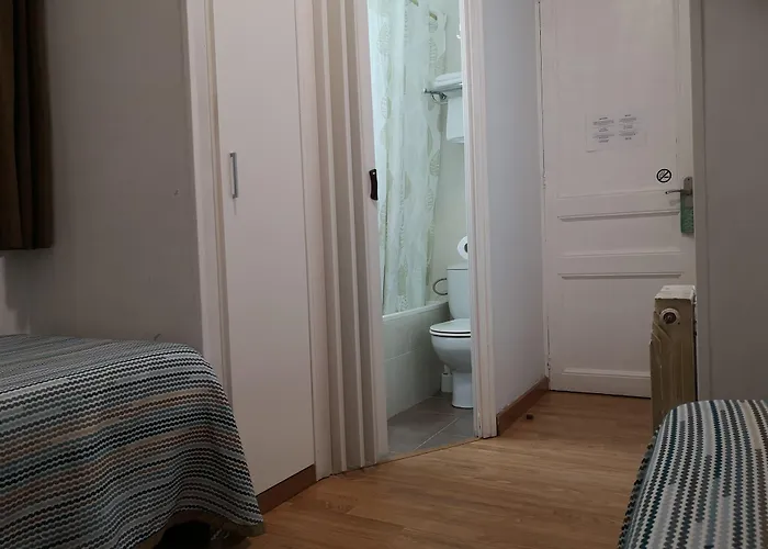Hostal Lesseps Barcelona